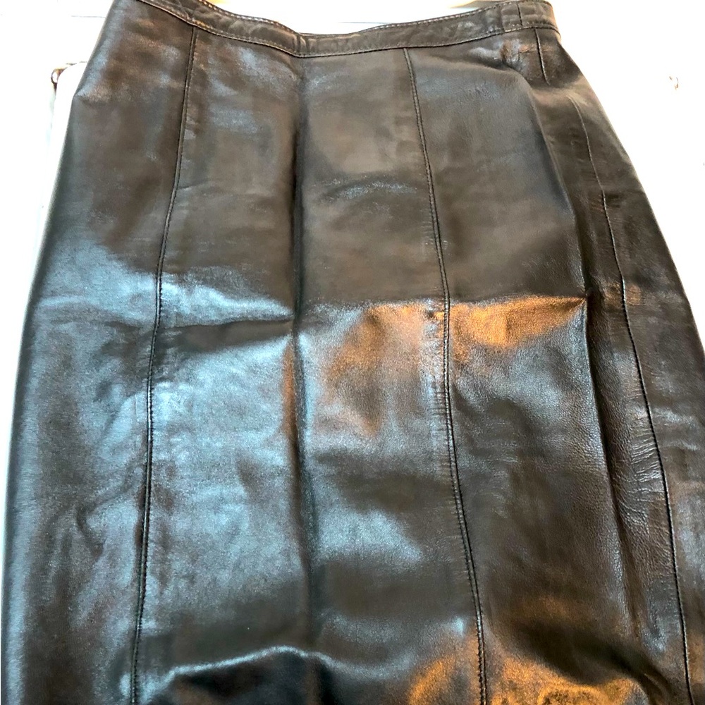 Mini-skirt leather